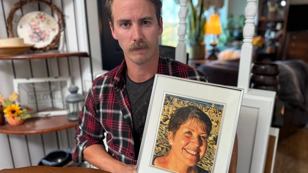 Staff shortages leading to heart surgery delays and deaths, say Quebec cardiologists, surgeons