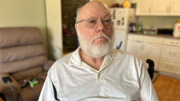 Winnipeg senior says home care frustrations continue despite promised changes