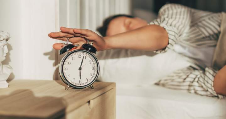 Say goodbye to longer days: When daylight saving time ends in Canada - National