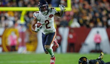 Bears' DJ Moore back in Chicago after spending night in hospital