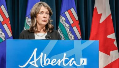 Alberta premier sparks private health care worries with recent mandate letters