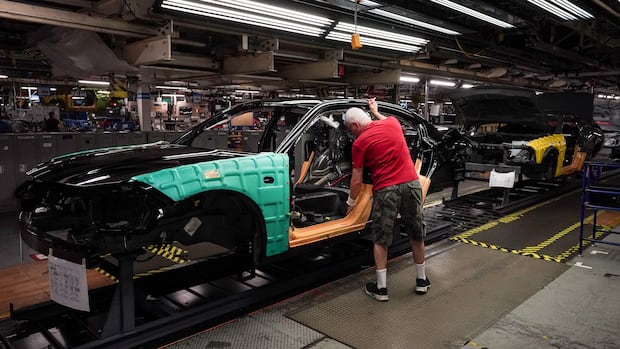 Stellantis backtracks on plans to build Jeep model in Ontario, shifts to U.S.