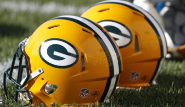 Packers' flight to Phoenix delayed by more than five hours