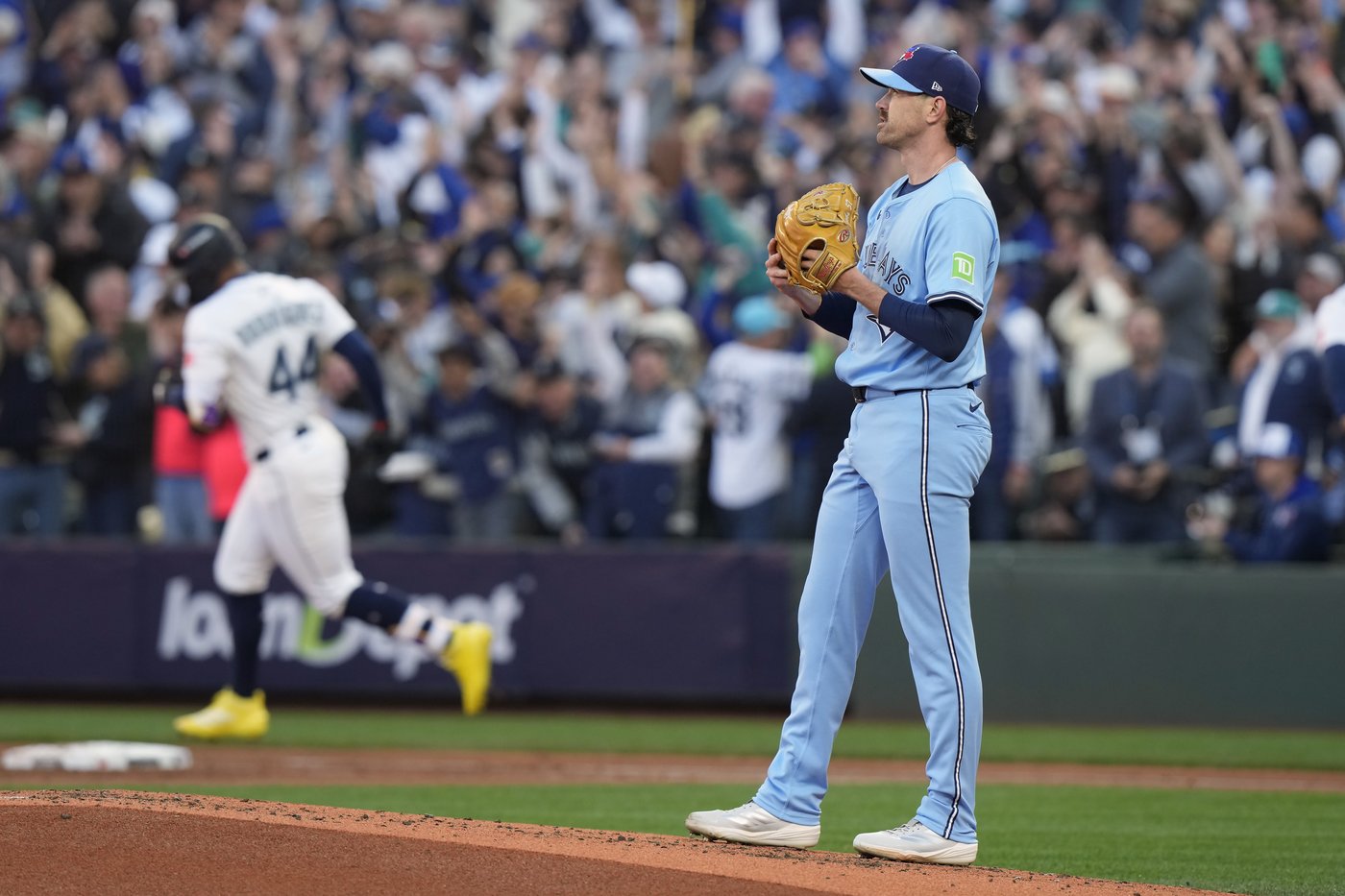 Bieber to start Game 7 of ALCS for Blue Jays after joining team at trade deadline