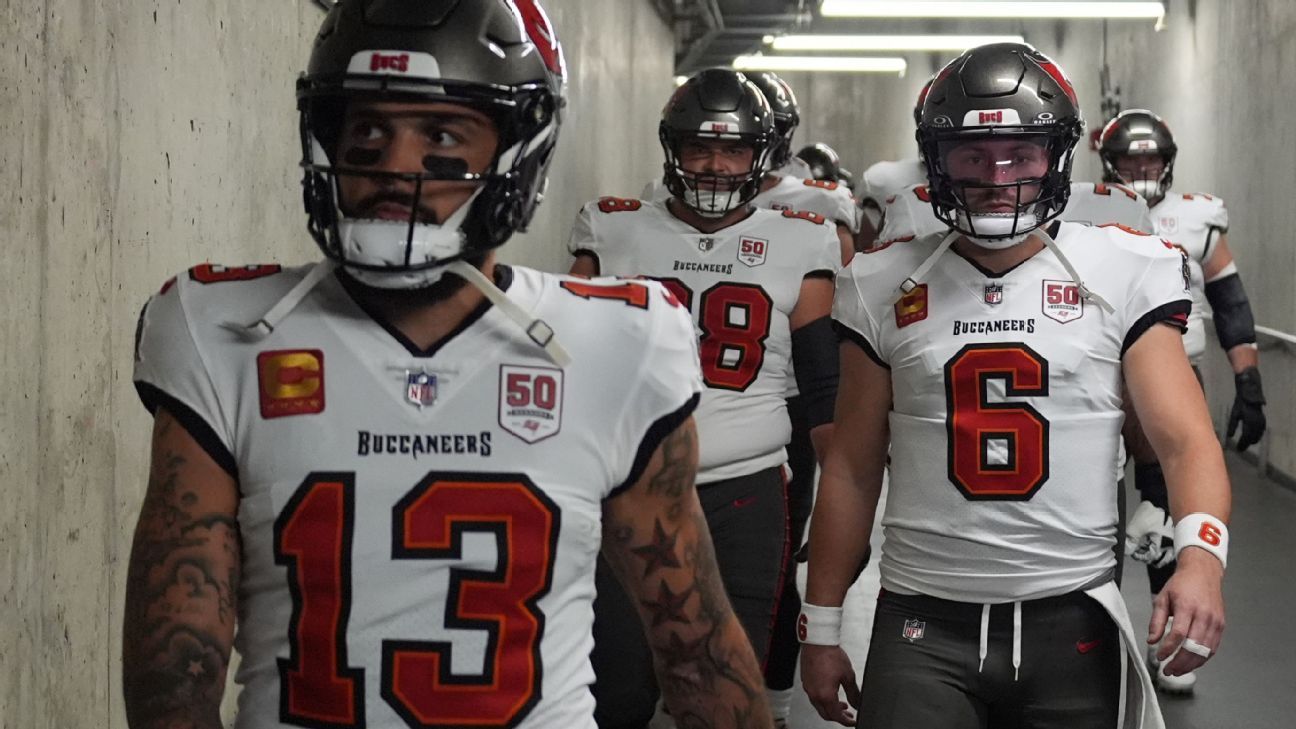 Buccaneers WR Mike Evans exits with concussion, shoulder injury