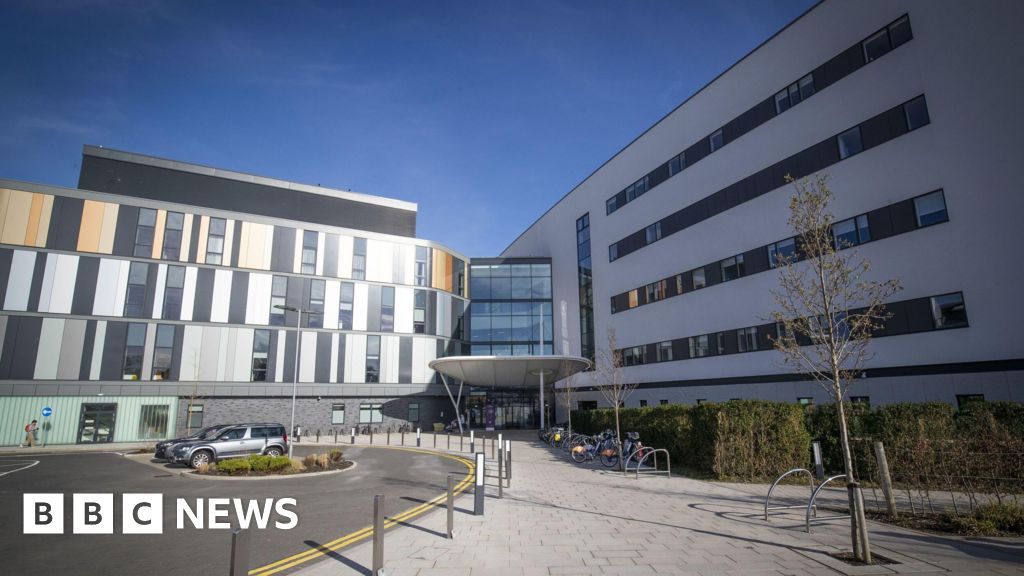 Children's psychiatric ward report raises restraint concerns