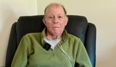 'A cold would kill me': Immunocompromised man spends day in Saskatoon hospital hallway