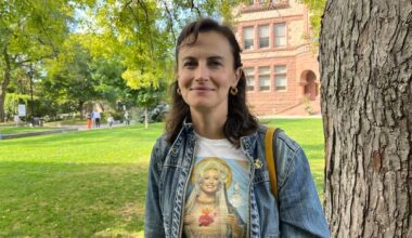 This woman had to campaign to find a liver donor. Transplant docs say there should be a better way