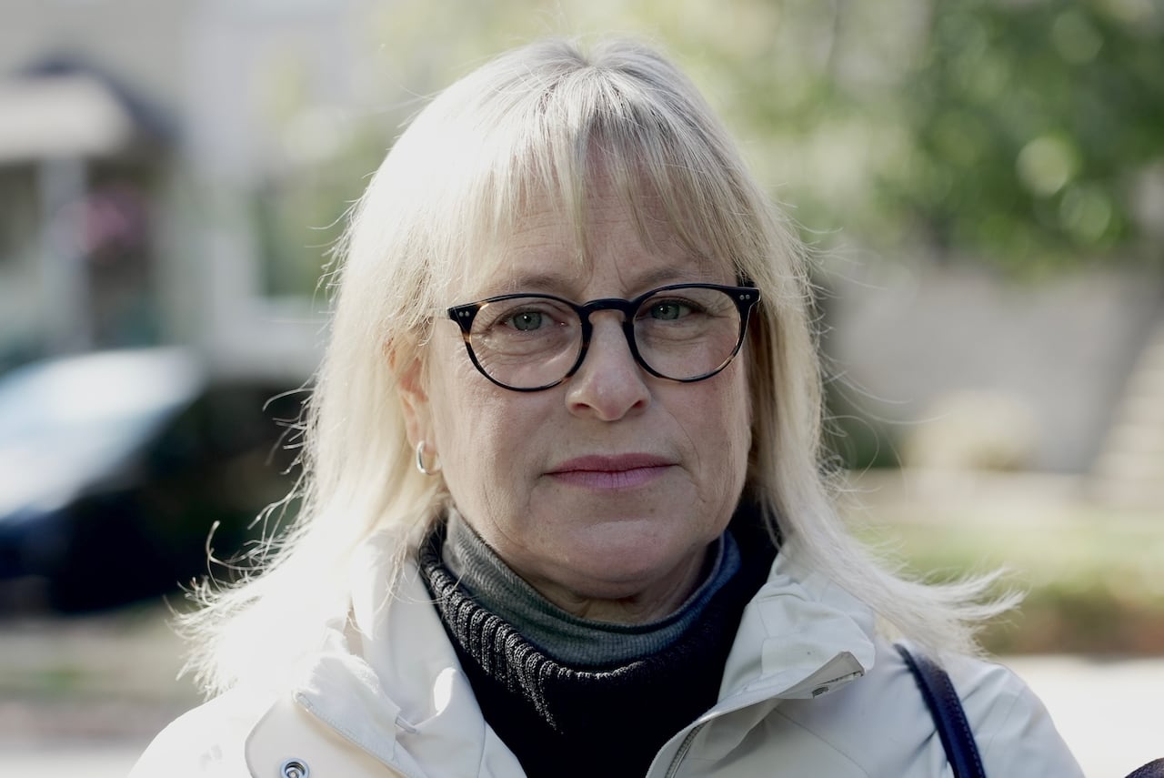 Coun. Rachel Chernos Lin asdvises homeowners to try to work together to solve neighbourhood disputes. but if that's not working people should contact their local city councillor.