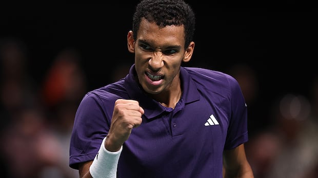 Auger-Aliassime ekes out critical victory at Paris Masters, extending tiebreak streak