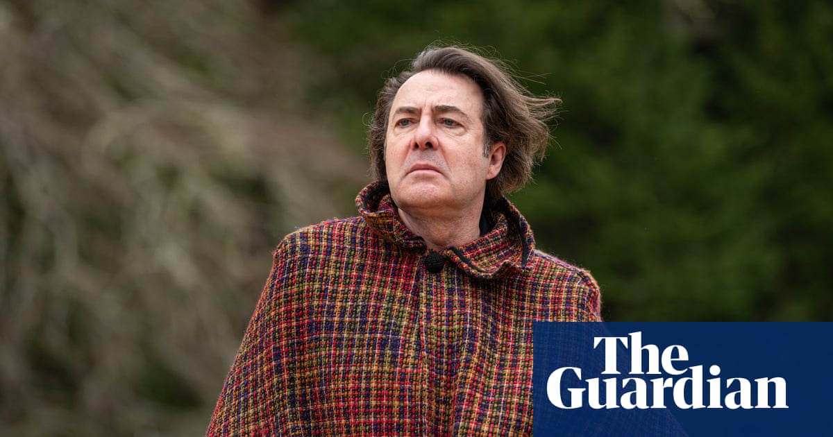 Move over, Claudia: how Jonathan Ross became a Traitors style icon | The Traitors