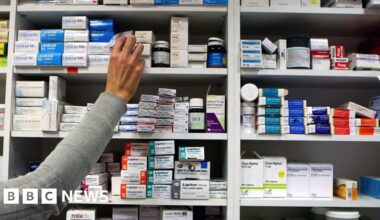 Pharmacists warn of struggle to 'keep the lights on' over funding
