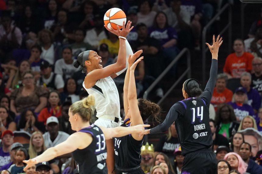 A'ja Wilson contributed 31 points during Friday's Game 4.