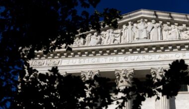 Supreme Court lets Trump end deportation protections for 300,000 Venezuelans