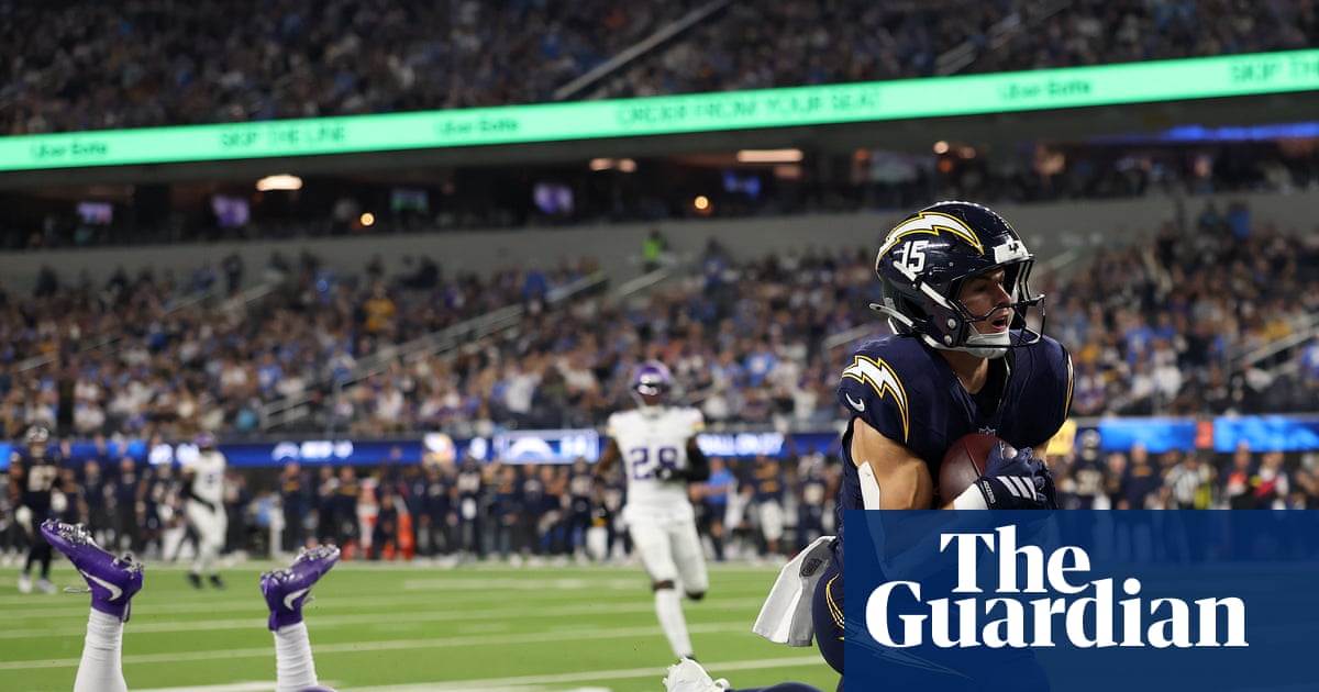 Herbert leads Chargers to comfortable Thursday Night Football win over Vikings | NFL