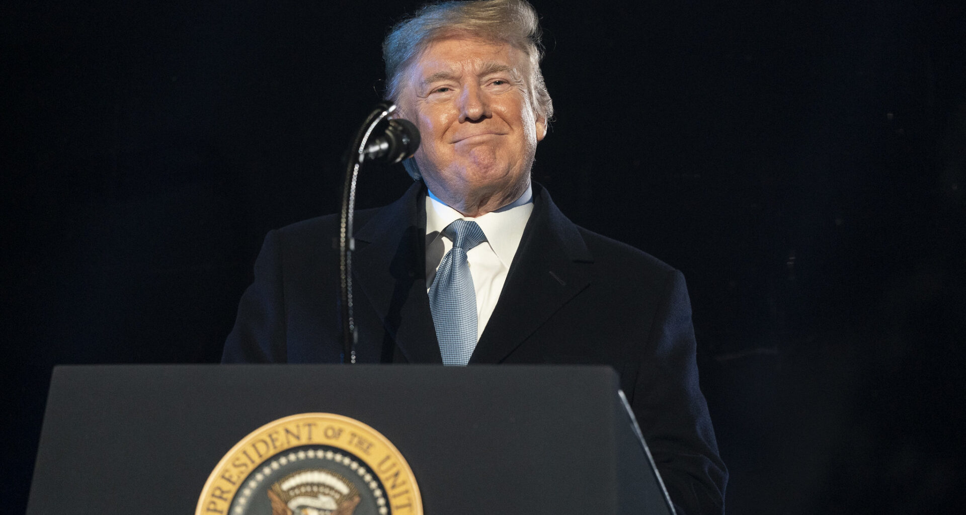 Social Security's 2026 Cost-of-Living Adjustment (COLA) Will Include a Tariff-Related "Trump Bump" -- Here's How Much Extra You Can Expect