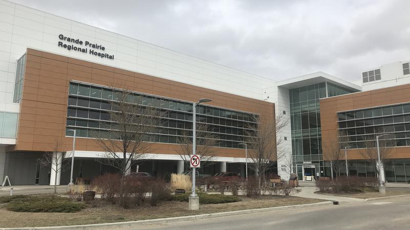 Alberta healthcare workers to hold strike vote