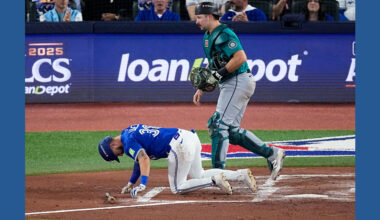 Blue Jays' Nathan Lukes leaves Game 1 of ALCS after bruising knee when he fouled off pitch