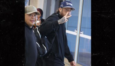 Jelly Roll Shows Off Epic 200lb Weight Loss After Landing In Sydney