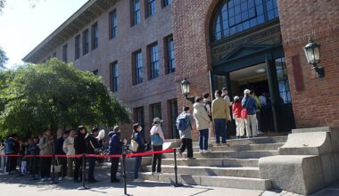 Public pays tribute to late Nobel laureate Chen Ning Yang at Tsinghua University