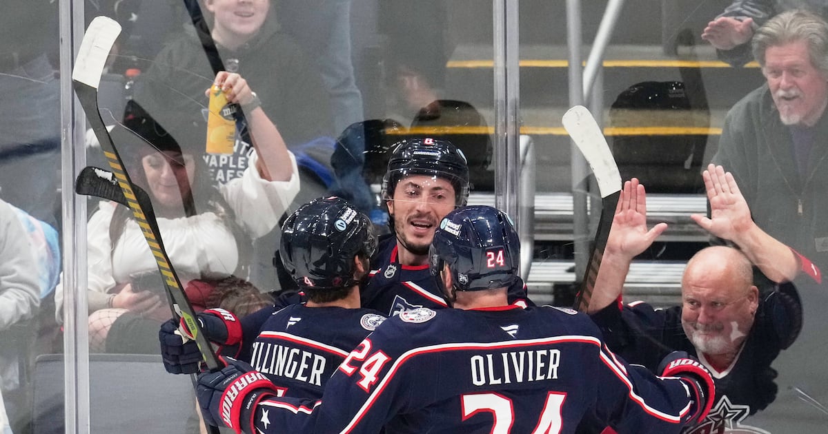 John Tavares scores 500th career goal but Toronto Maple Leafs fall to Columbus Blue Jackets