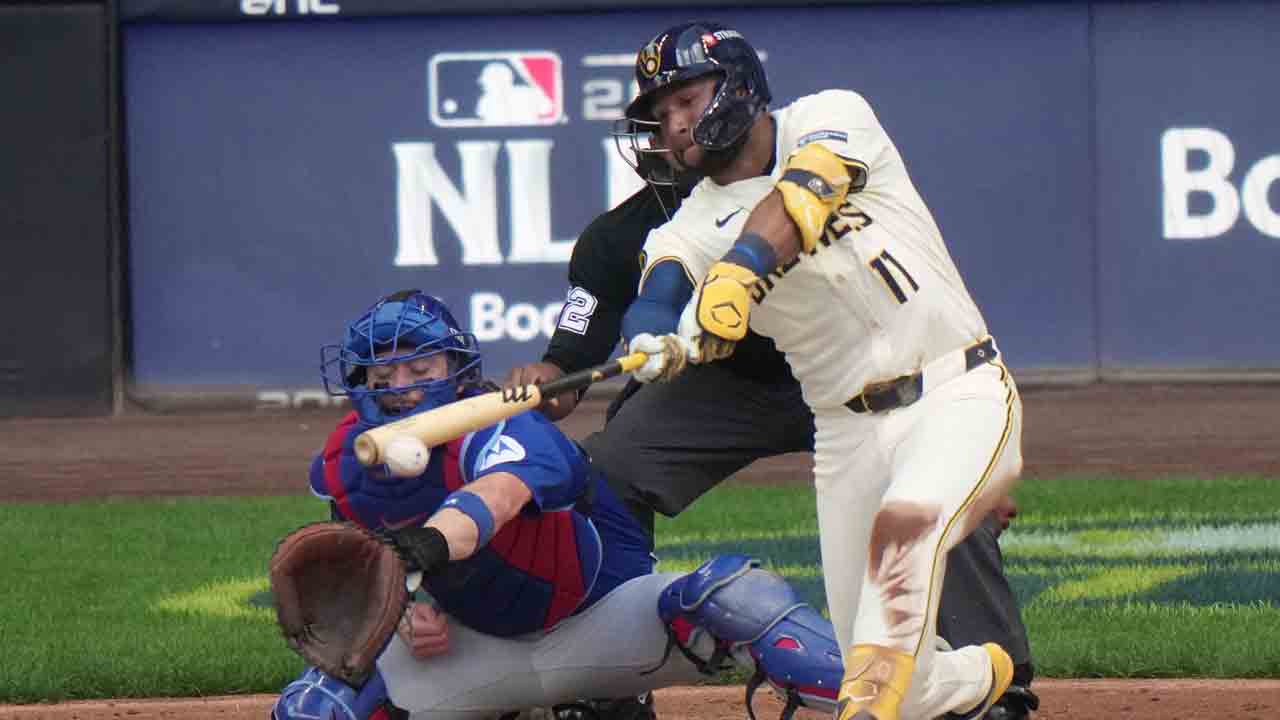 Brewers star outfielder Jackson Chourio leaves vs. Cubs with apparent injury