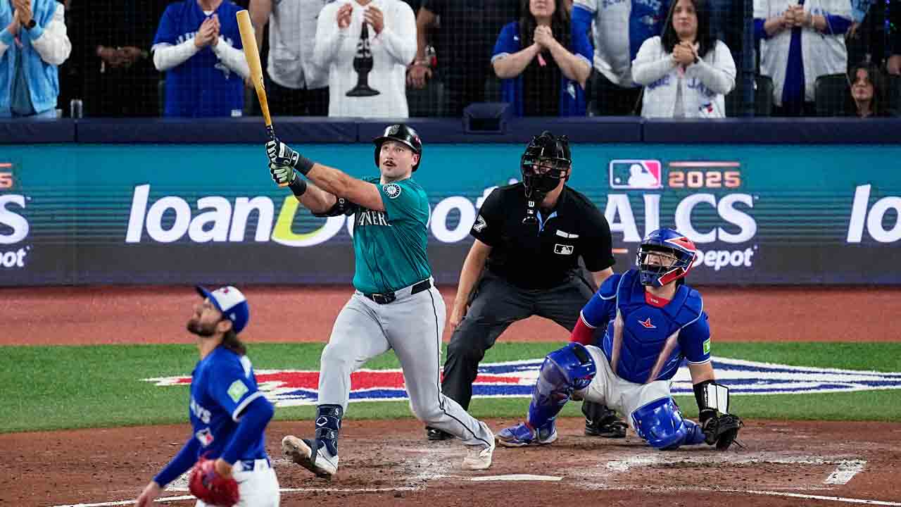 Blue Jays' bats go quiet in Game 1 loss to Mariners