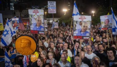 Crowd boos Netanyahu's name during Witkoff speech at Hostages Square, cheers Trump