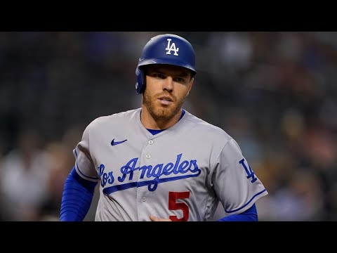 Freddie Freeman hits his 16th MLB postseason home run