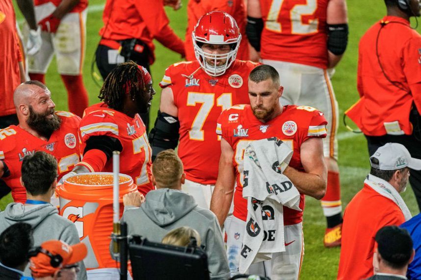 MIAMI GARDENS, FL - FEBRUARY 02: Kansas City Chiefs offensive tackle Mitchell Schwartz (71) and Kansas City Chiefs tight end Travis Kelce (87) look on in game action during the Super Bowl LIV game between the Kansas City Chiefs and the San Francisco 49ers on February 2, 2020 at Hard Rock Stadium, in Miami Gardens, FL. (Photo by Robin Alam/Icon Sportswire via Getty Images)