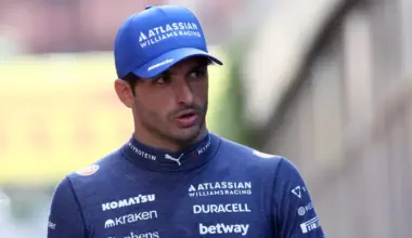 Carlos Sainz earns grid penalty following Kimi Antonelli clash image