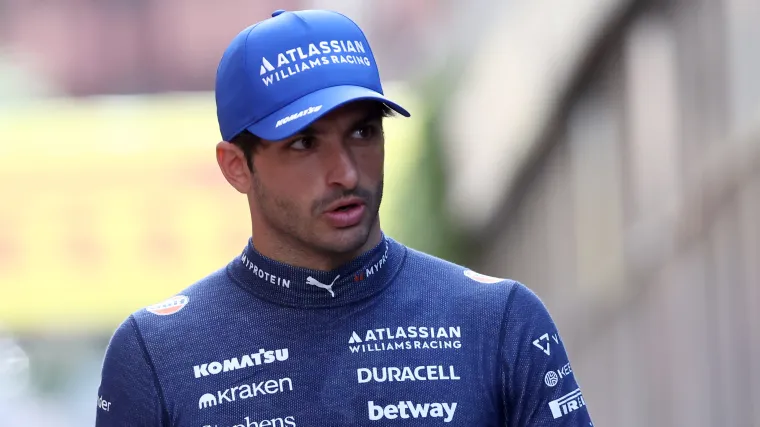 Carlos Sainz earns grid penalty following Kimi Antonelli clash image