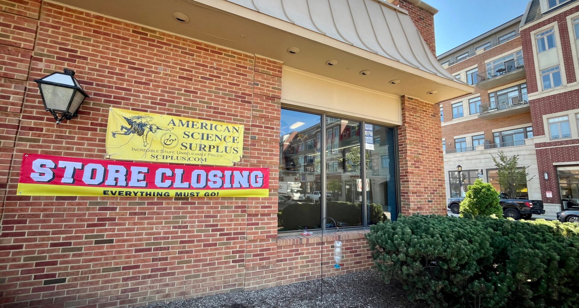 American Science and Surplus in Park Ridge