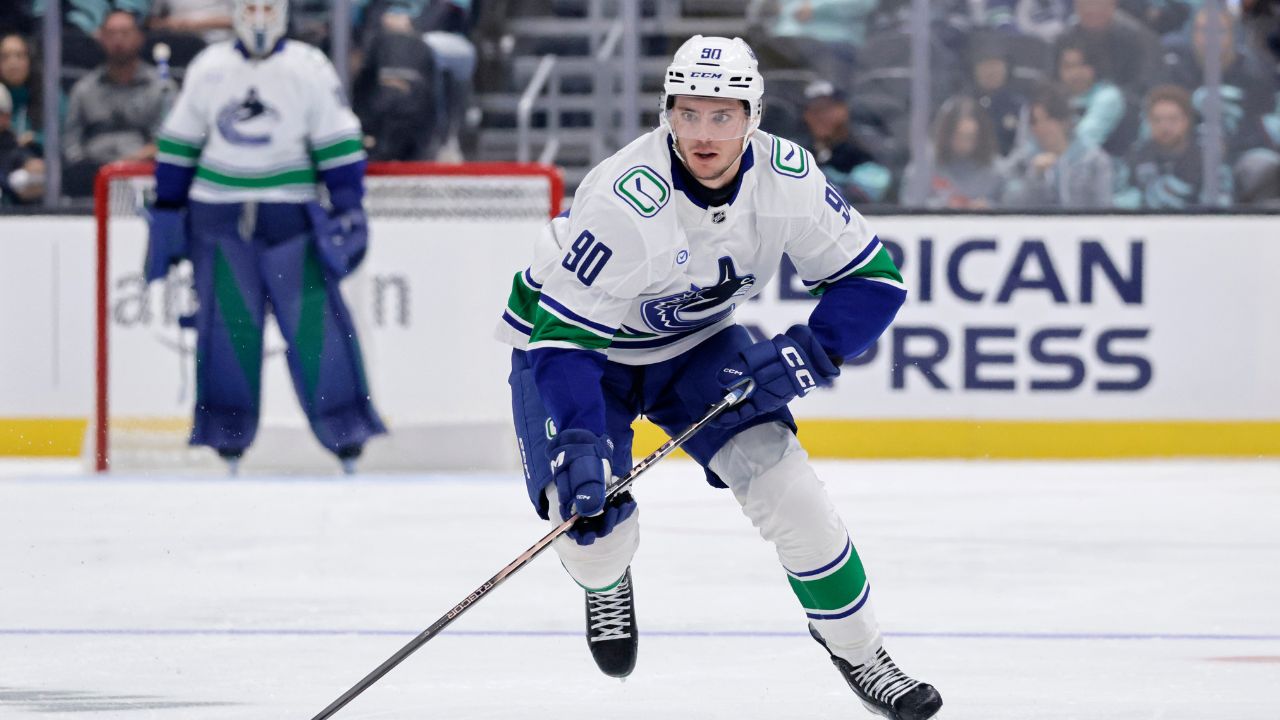 Canucks assign Tom Willander, Victor Mancini to AHL