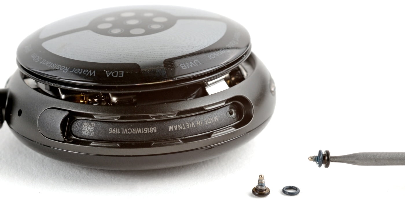 Pixel Watch 4 teardown