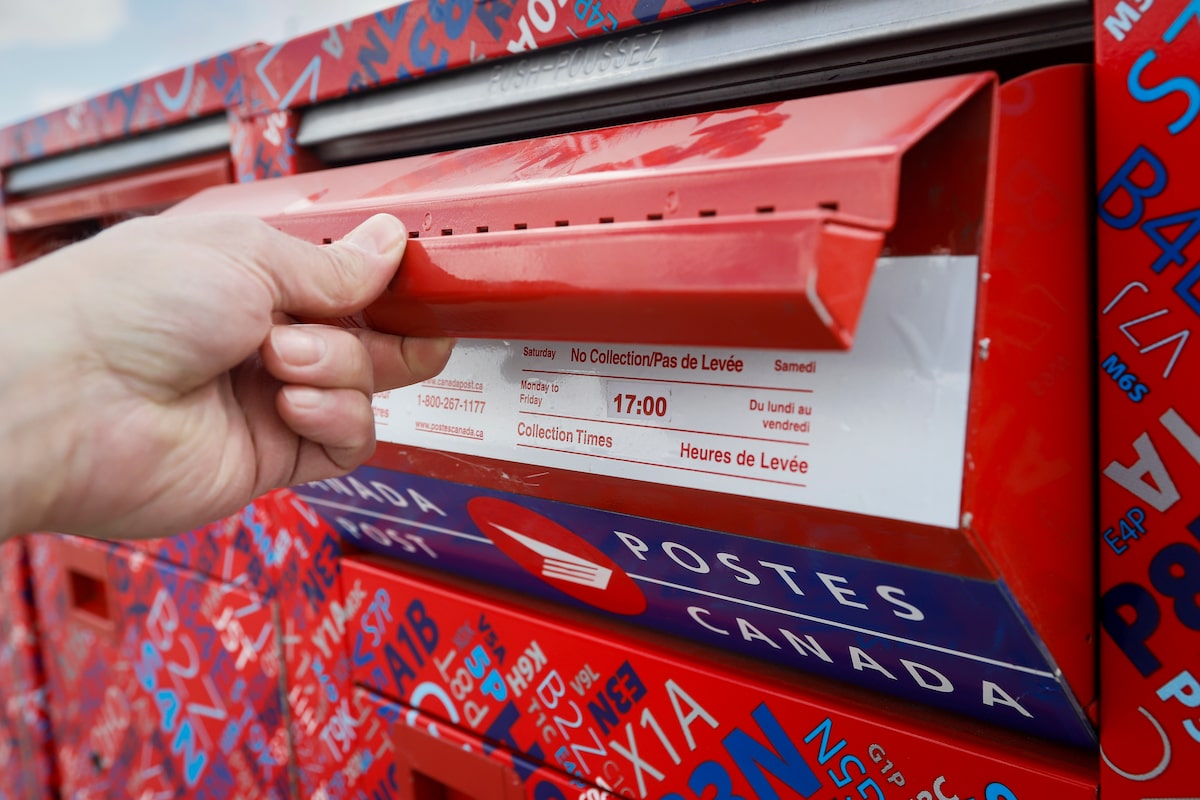 Business owners rejoice as Canada Post mail delivery resumes