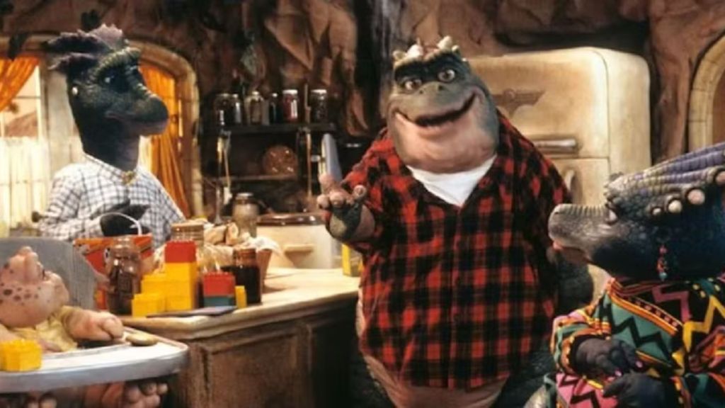 The Sinclair family of Dinosaurs in their kitchen on Dinosaurs (ABC)