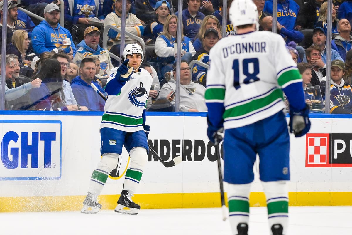 Sherwood scores hat trick in Canucks’ shootout win vs. Blues