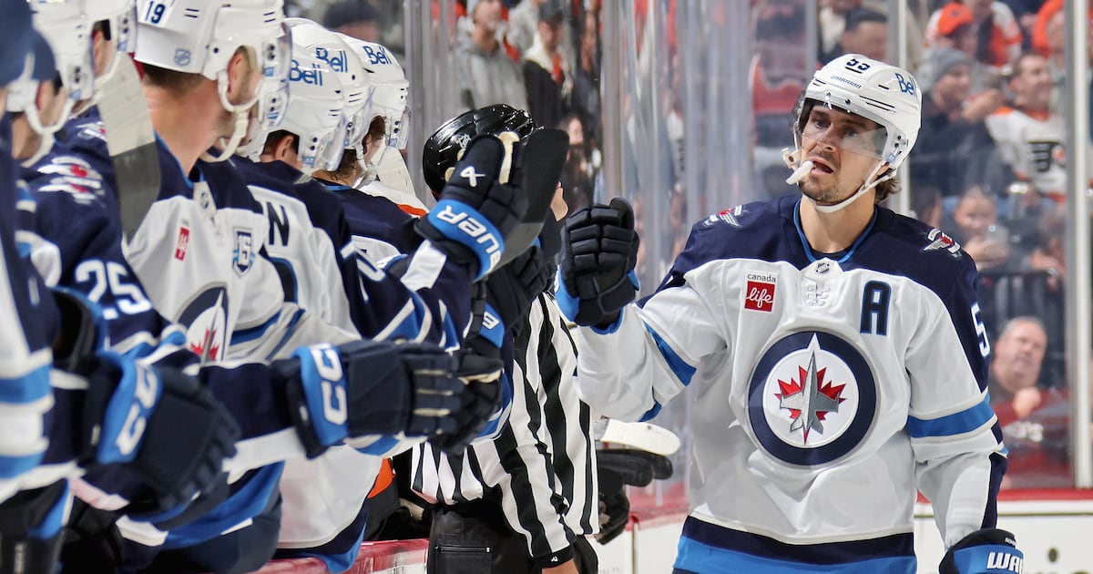 Mark Scheifele ties Winnipeg Jets record for career points in win over Philadelphia Flyers