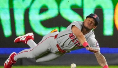 Red Sox eliminated by the Yankees after mistakes in the field bite Boston