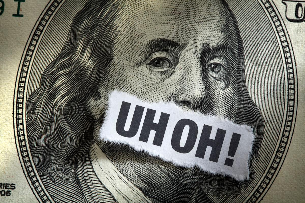 5 Financial Pitfalls To Avoid in 2026, According to Economists