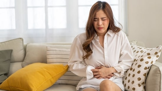 Dr. Bhamri warns that persistent symptoms like gas and bloating may indicate silent heart attacks.(Shutterstock)