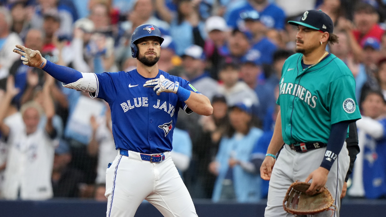 Down 2-0 in ALCS, Blue Jays know only way out is to 'start throwing punches'