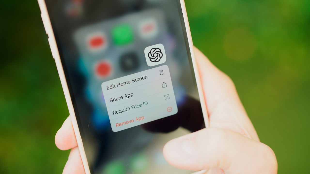 Mental health professionals sound the alarm as Australians turn to AI chatbots for emotional advice