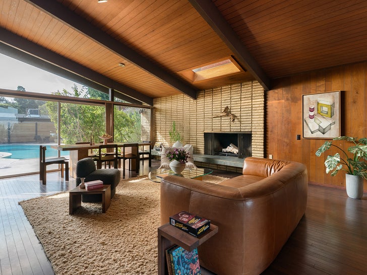 1030-Riki-Lindhome-Los-Angeles-Home-For-Sale-Sub3