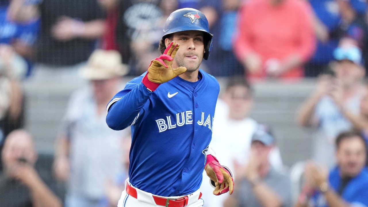 'Glue guy' Ernie Clement spurs Blue Jays' latest drubbing of Yankees