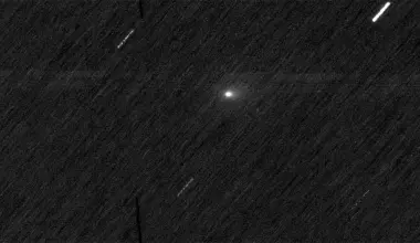 An interstellar visitor lights up the Red Planet’s sky
