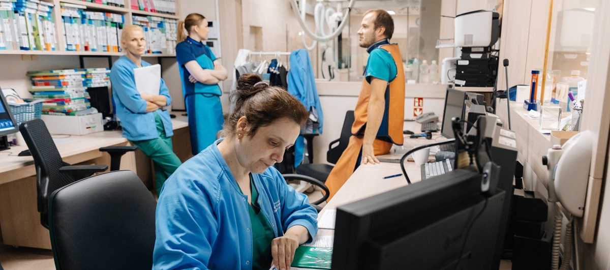 Healing hands – hurting minds