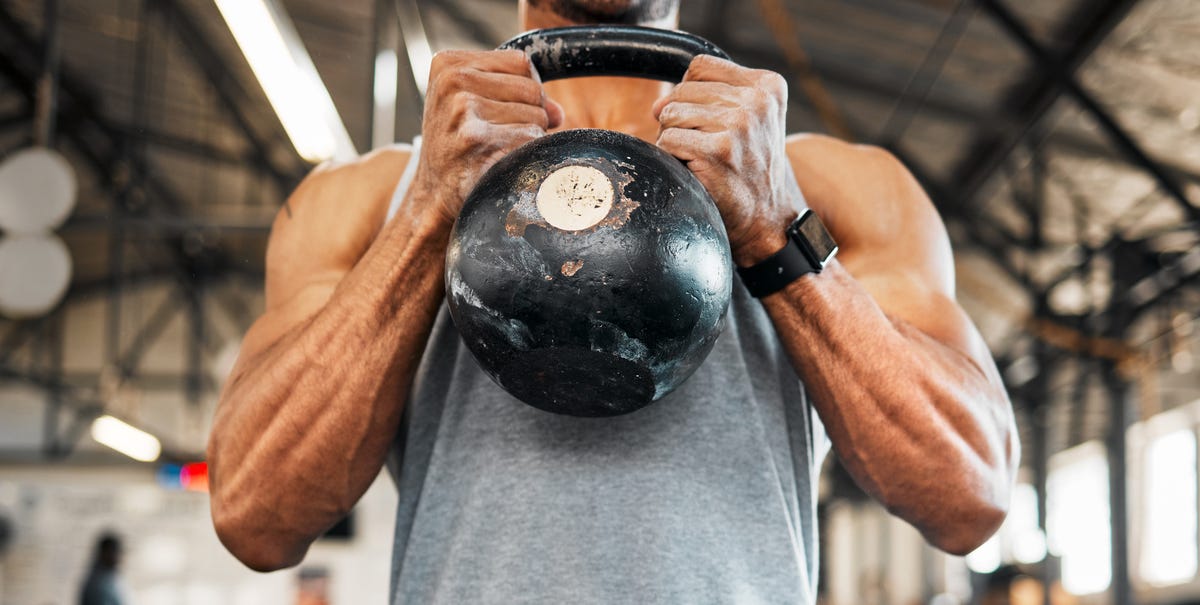 Build Bigger Arms in 28 Days – One Kettlebell, 100 Daily Curls, Proven Results