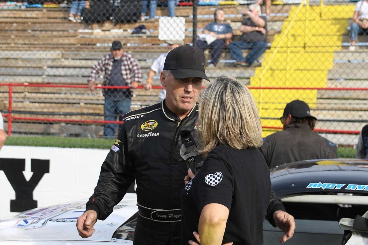 Still exiled NASCAR star wins short track championship